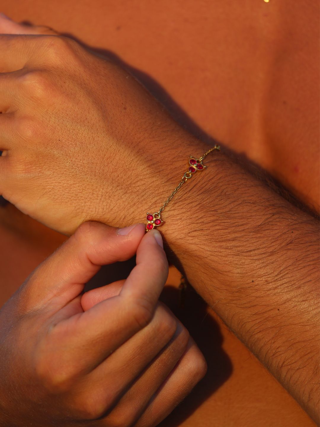 RED CLOVER BRACELET | 18K Gold